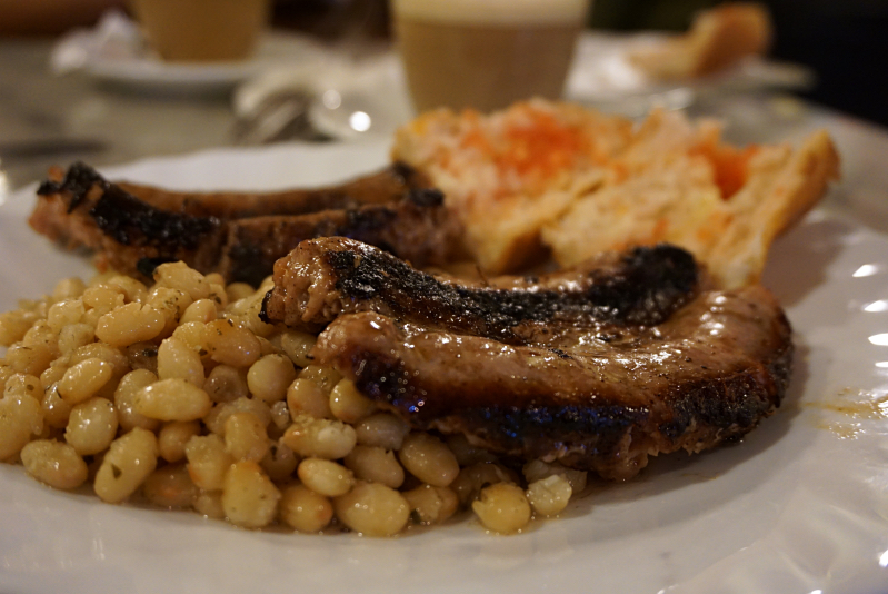 The perfect food in Barcelona to eat in February is a hearty Catalan breakfast 