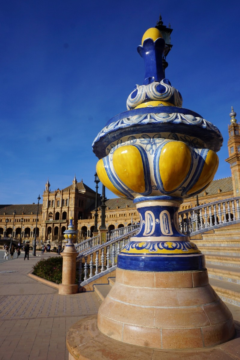 Wondering what to do in Seville in a day? Definitely visit the amazing Plaza de España